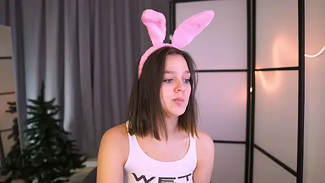 Snapshot of Addelin_Moon chatting on December 2024 03:36:01 PM Addelin Moon online show from December 2024 03:36:01 PM