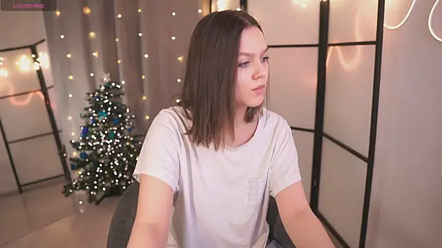 Snapshot of Addelin_Moon chatting on December 2024 04:17:01 PM Addelin Moon online show from December 2024 04:17:01 PM