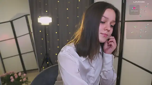 Snapshot of Addelin_Moon chatting on March 2025 06:32:01 PM Addelin Moon online show from March 2025 06:32:01 PM