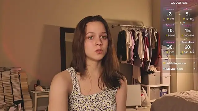 Snapshot of Addelin_Moon chatting on November 2025 07:24:02 PM Addelin Moon online show from November 2025 07:24:02 PM