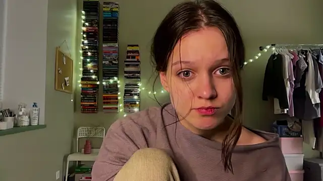 Addelin Moon online show from March 2026 09:17:01 PM