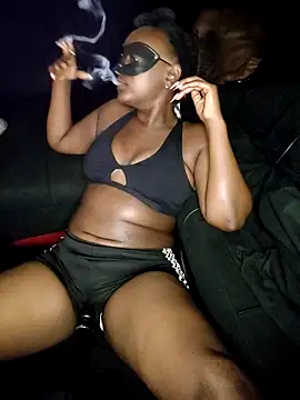 Snapshot of KikiLovesD chatting on October 2025 02:50:01 PM KikiLovesD online show from October 2025 02:50:01 PM