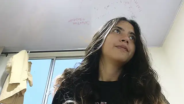 Snapshot of ViolettaSummer chatting on February 2025 11:11:02 AM ViolettaSummer online show from February 2025 11:11:02 AM