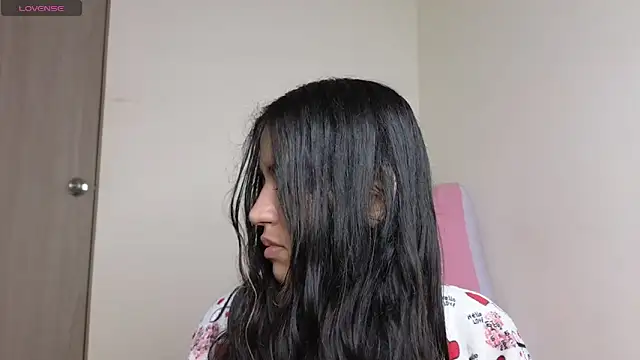 Snapshot of ViolettaSummer chatting on September 2025 10:07:01 AM ViolettaSummer online show from September 2025 10:07:01 AM