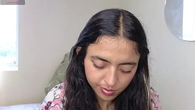 Snapshot of ViolettaSummer chatting on October 2025 05:12:01 PM ViolettaSummer online show from October 2025 05:12:01 PM