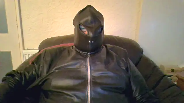 Snapshot of Leatherman63 chatting on December 2025 08:32:02 AM Leatherman63 online show from December 2025 08:32:02 AM