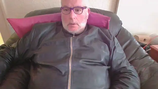 Snapshot of Leatherman63 chatting on June 2026 11:44:01 AM Leatherman63 online show from June 2026 11:44:01 AM
