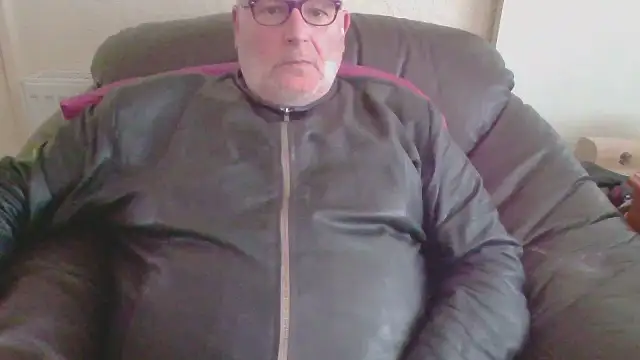 Snapshot of Leatherman63 chatting on July 2026 01:24:01 PM Leatherman63 online show from July 2026 01:24:01 PM