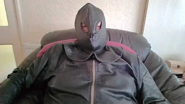 Snapshot of Leatherman63 chatting on July 2026 06:19:02 AM Leatherman63 online show from July 2026 06:19:02 AM