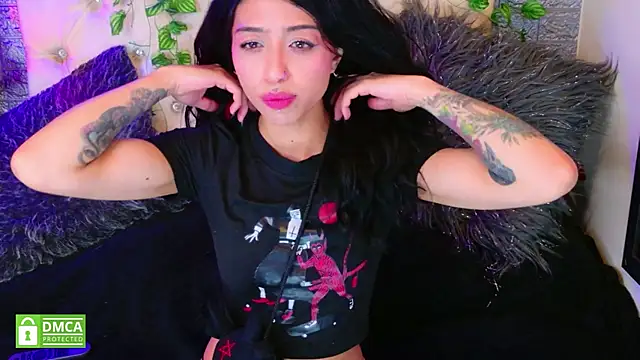 Snapshot of REDHOTTER_ chatting on November 2025 07:46:02 PM REDHOTTER online show from November 2025 07:46:02 PM