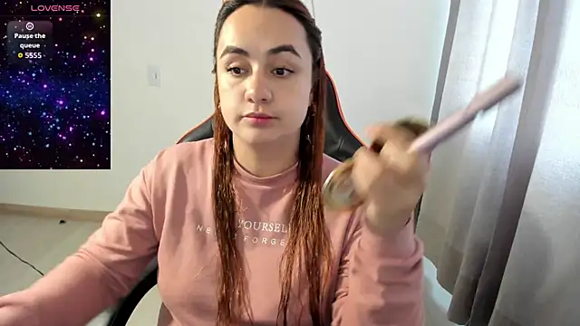 maryluna95 online show from November 2025 07:36:03 PM