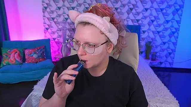 Snapshot of CoolTatis chatting on May 2026 01:16:02 PM CoolTatis online show from May 2026 01:16:02 PM