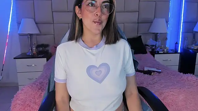 IsisLoveyes  online show from December 2024 09:05:01 PM