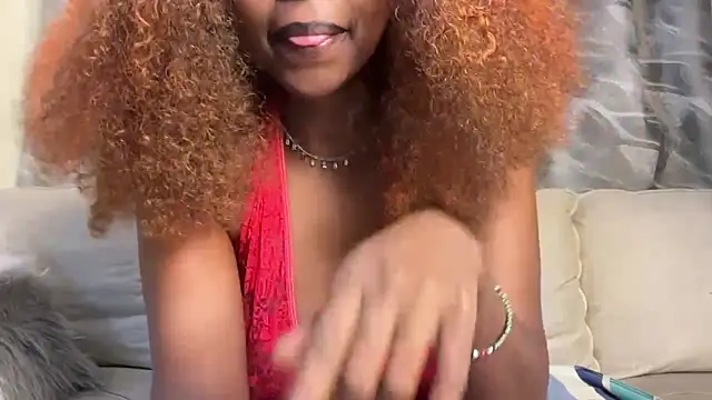 Snapshot of Chocolate_queen2 chatting on April 2026 04:52:02 AM Chocolate queen2 online show from April 2026 04:52:02 AM