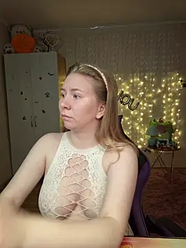 D0nna  online show from March 2026 09:58:02 PM