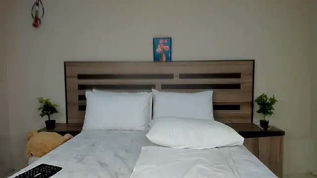 Renee-18 online show from December 2024 06:52:01 AM