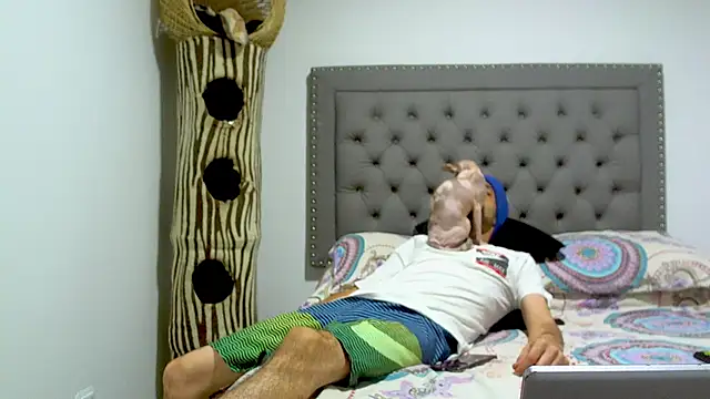 Snapshot of adan_eva960 chatting on January 2025 12:19:02 AM adan eva960 online show from January 2025 12:19:02 AM