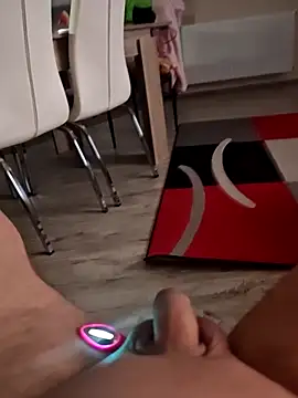 Szeltolo001 online show from April 2026 01:42:02 AM