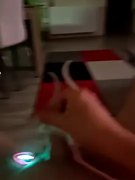 Szeltolo001 online show from April 2026 02:14:02 AM