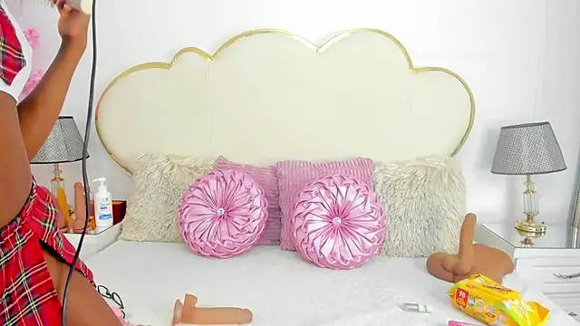 CahitlinBell online show from September 2025 06:07:01 AM