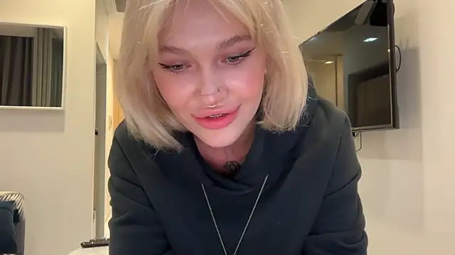 Golden Aline online show from April 2026 11:40:01 AM