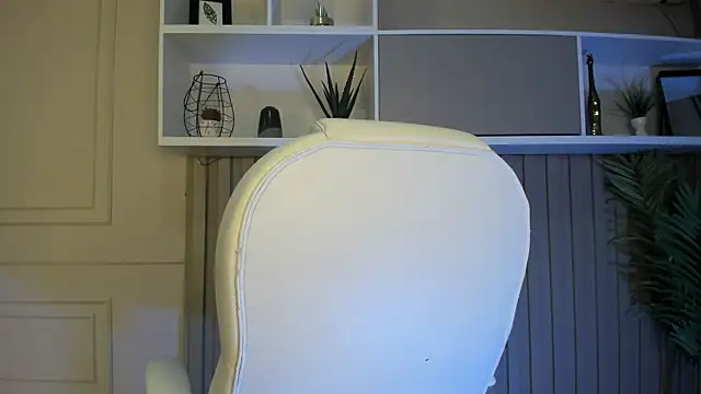 dahianthompson online show from January 2025 04:06:01 AM