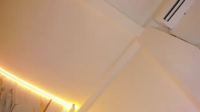 dahianthompson online show from November 2025 08:32:01 PM