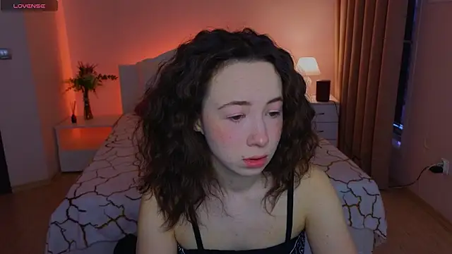 Hayle Hill online show from March 2026 02:04:01 AM