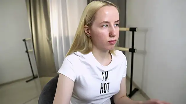 Cassie Kelman online show from November 2025 09:20:01 PM