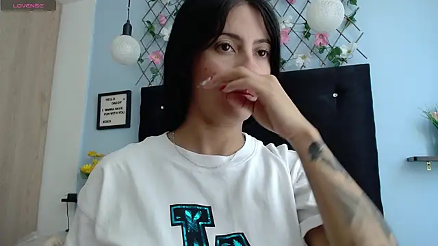 evatits 1 online show from December 2025 01:27:01 PM