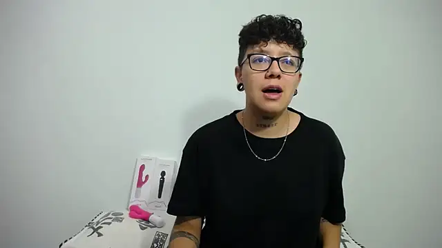 alex noa online show from February 2025 07:58:02 PM