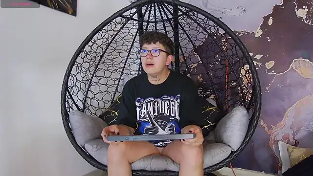 alex noa online show from September 2025 07:37:01 PM