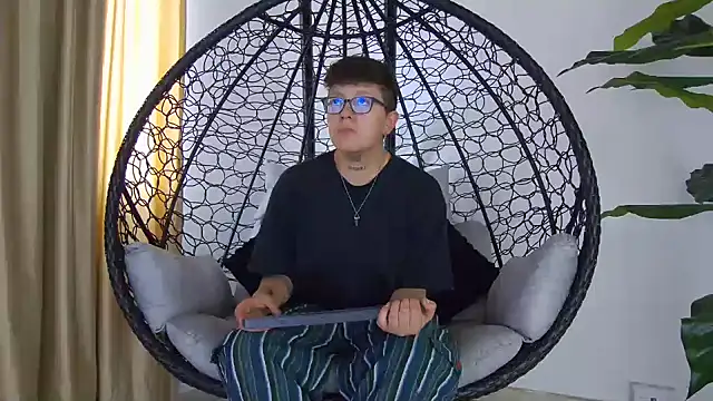 alex noa online show from October 2025 07:19:02 PM