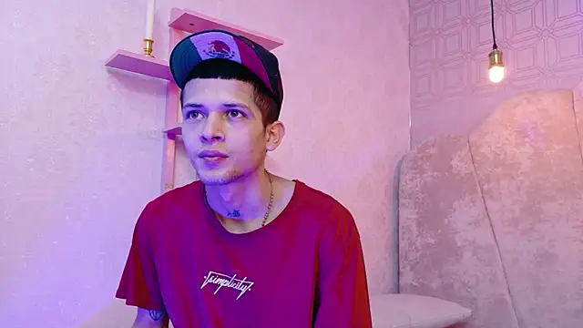 kendalltaylorr online show from December 2025 12:36:02 PM