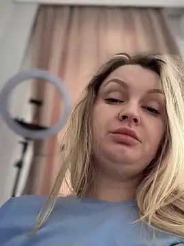 Teya moon  online show from February 2025 12:50:01 PM