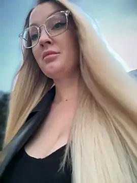 Teya moon  online show from February 2025 02:55:02 PM