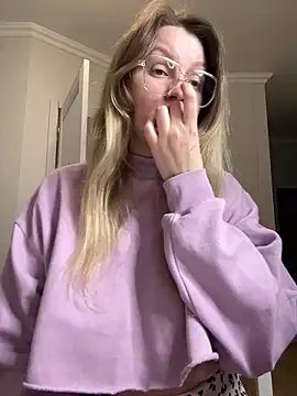 Teya moon  online show from March 2026 05:14:01 PM