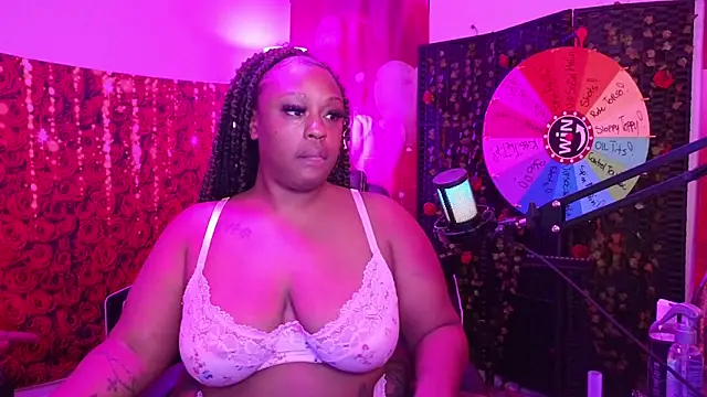 cheriserozequeen online show from May 2026 06:15:02 PM
