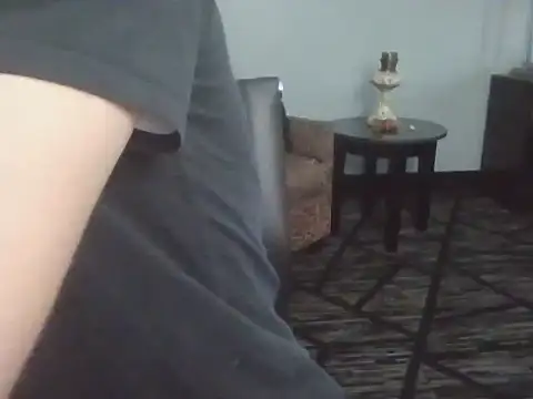 HungStud4You online show from November 2025 04:46:01 AM