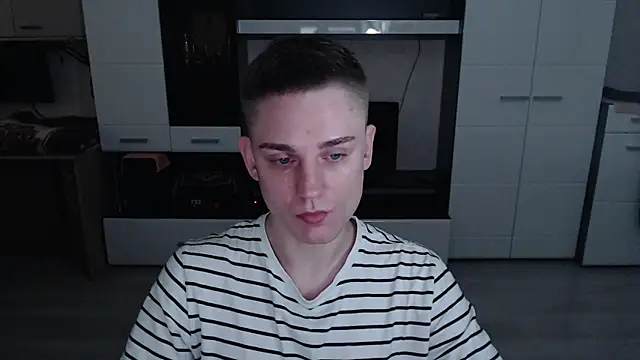 angryzan online show from October 2025 05:15:01 AM