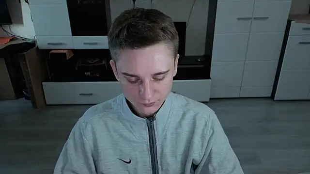 angryzan online show from November 2025 04:58:02 AM