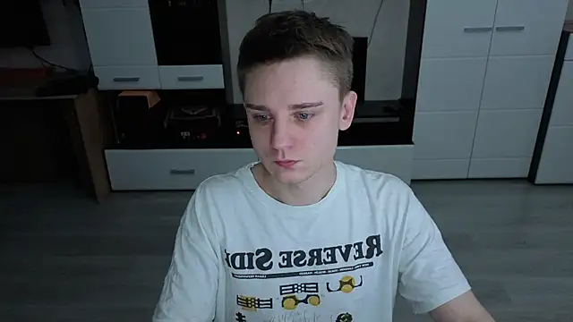 angryzan online show from December 2025 04:44:02 AM