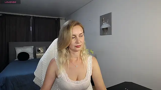 Vanessa Nowak online show from June 2026 05:25:01 PM