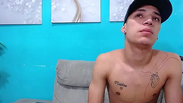 Leon hot X online show from January 2025 05:01:01 PM