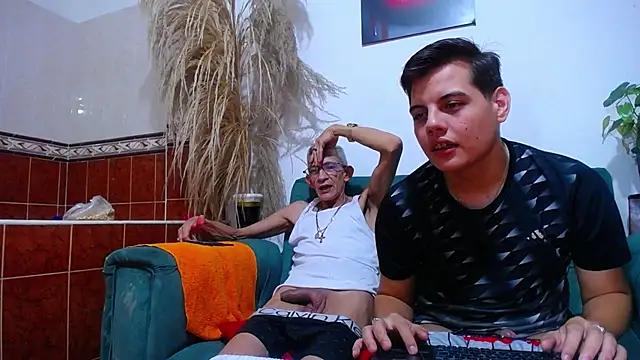 Leon hot X online show from February 2025 10:43:01 PM