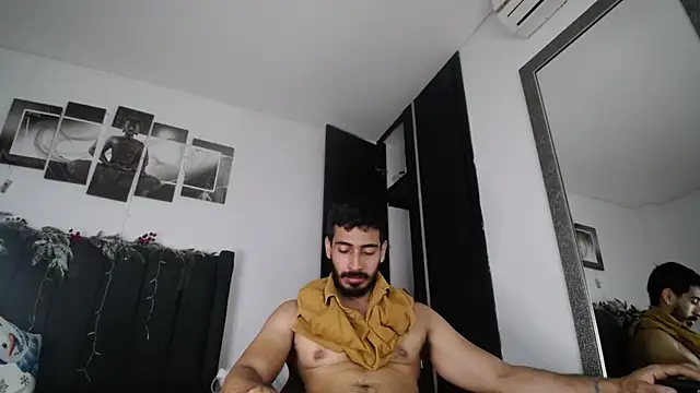 Snapshot of muscle_ares chatting on December 2024 01:14:01 PM muscle ares online show from December 2024 01:14:01 PM