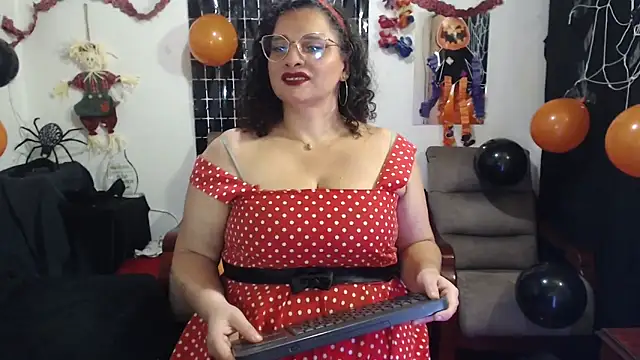 Snapshot of Aleja_Gonzales chatting on October 2025 04:18:02 AM Aleja Gonzales online show from October 2025 04:18:02 AM