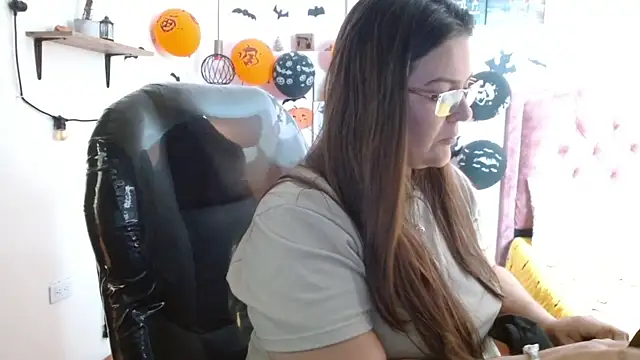 MsJossie online show from October 2025 03:28:02 AM