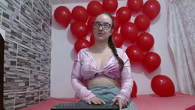 Venus Santana online show from February 2026 05:42:01 PM