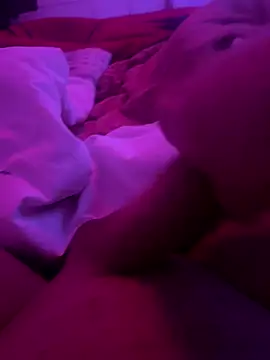 Snapshot of LucaDonna998 chatting on December 2024 10:29:01 PM LucaDonna998 online show from December 2024 10:29:01 PM